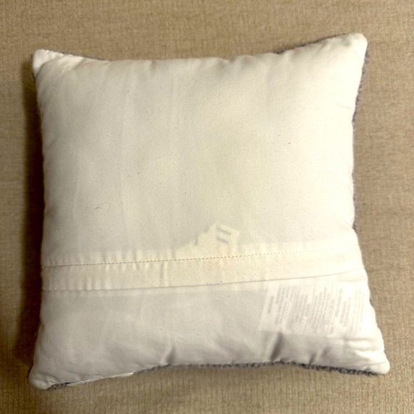 Fun pillow - Picture 2 of 3